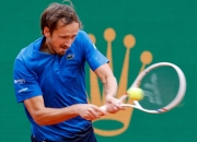 开云体育直播-法国网球队翻盘西班牙网球队，梅德韦杰夫统治全场的简单介绍