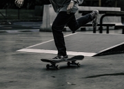 开云体育中国-赛道上的逆袭，哈斯车队逆转迈凯伦，塞恩斯状态火热改写格局