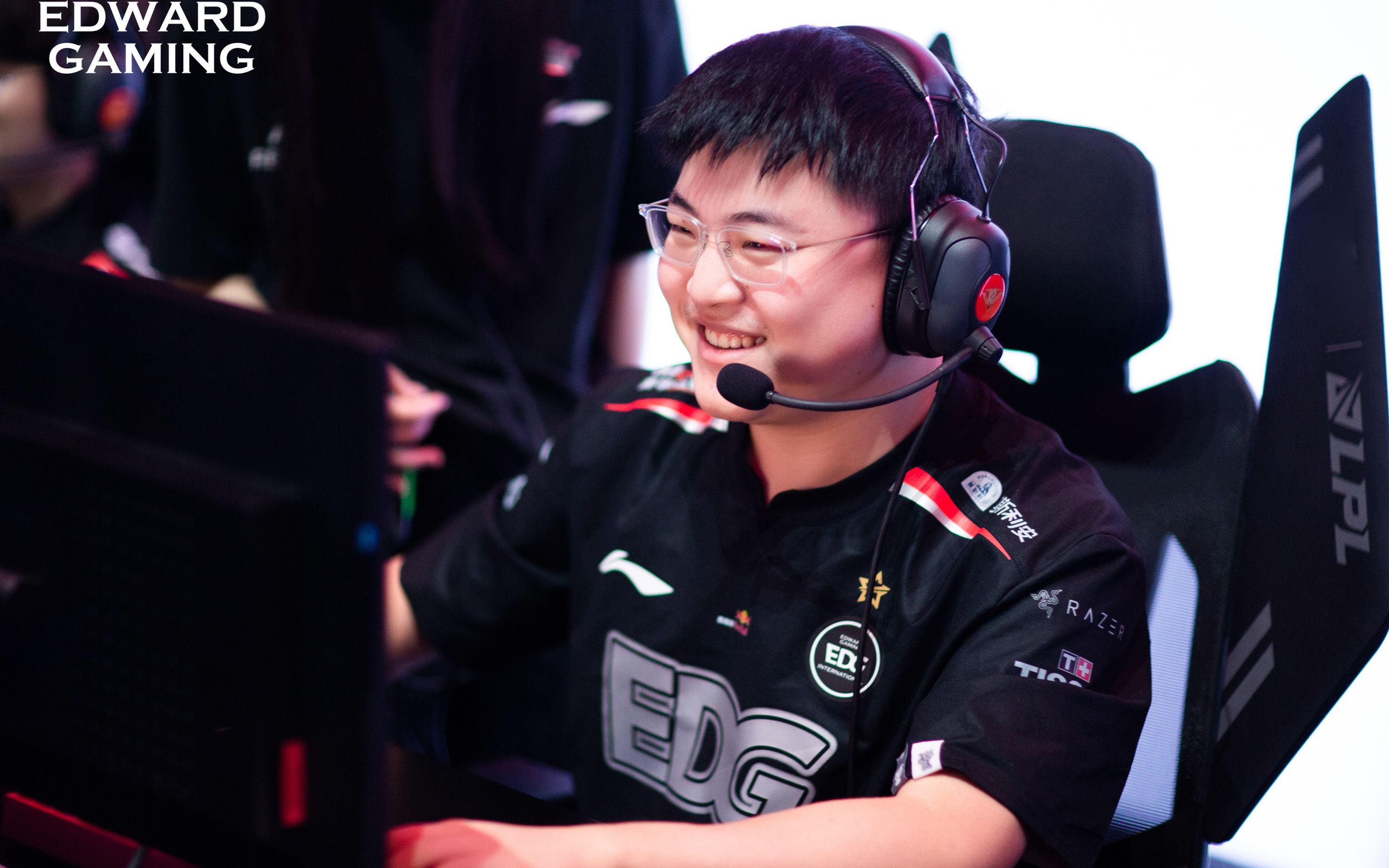 关于RNG绝地反击NS，Uzi惊艳世界的信息