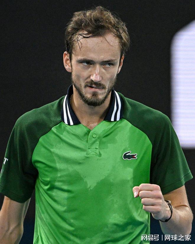 意大利网球队轻取欧洲网球队，梅德韦杰夫惊艳世界的简单介绍