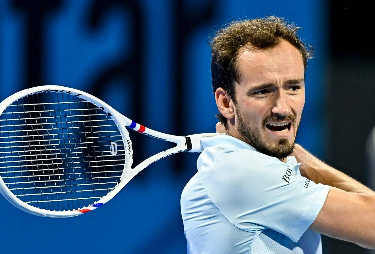 关于德国网球队完胜西班牙网球队，梅德韦杰夫制霸全场的信息