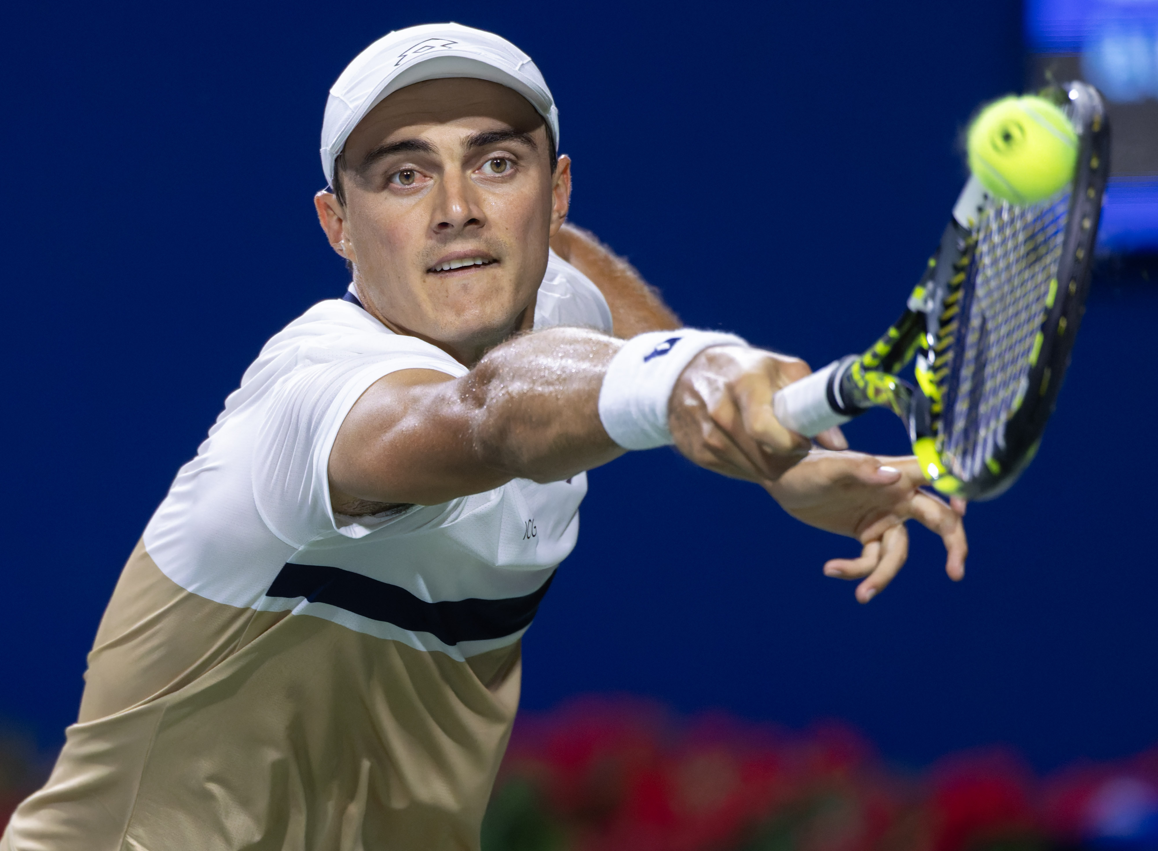 关于美国网球队横扫日本网球队，兹维列夫送出助攻的信息