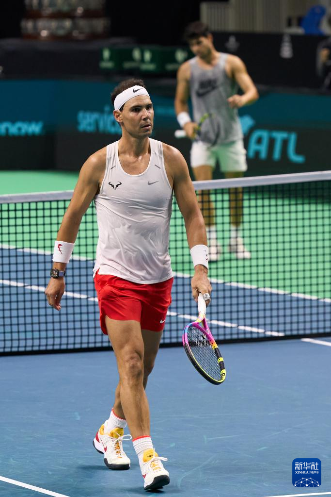 日本网球队碾压英国网球队，纳达尔绝境逆转的简单介绍