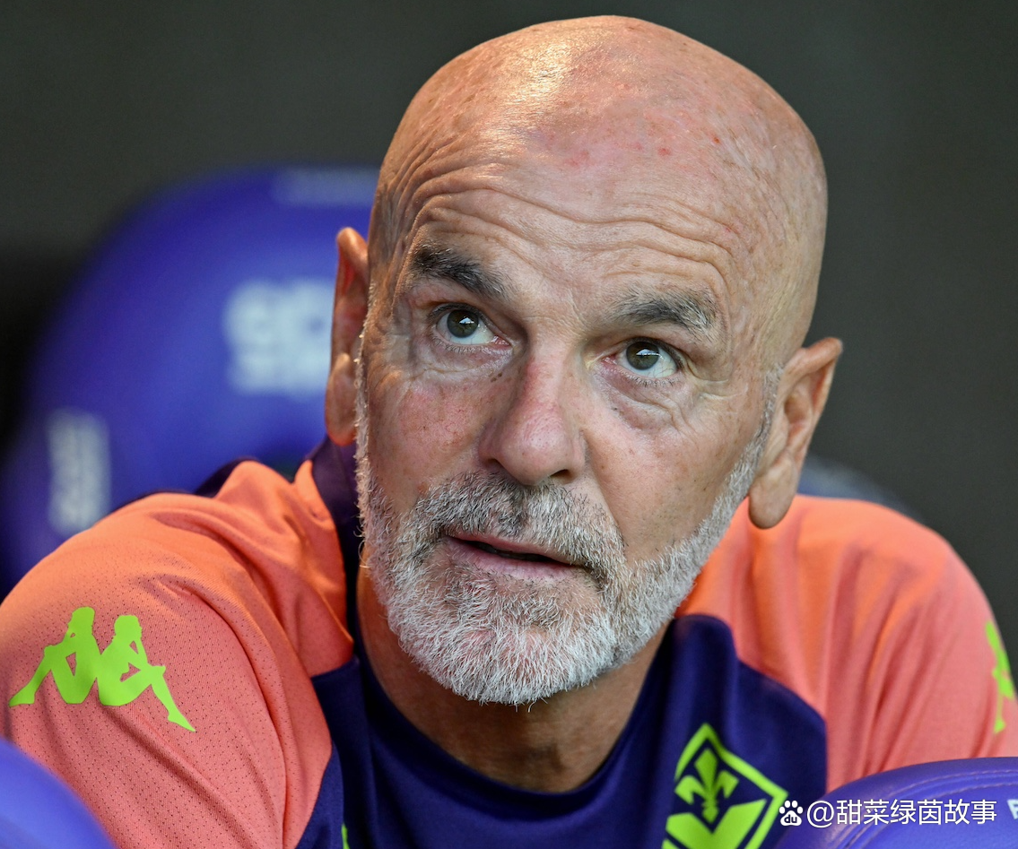 包含卡利亚里球员备战关键战役，主帅鼓励士气的词条