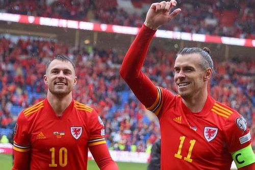 关于威尔士大胜芬兰，提前确保小组出线资格的信息