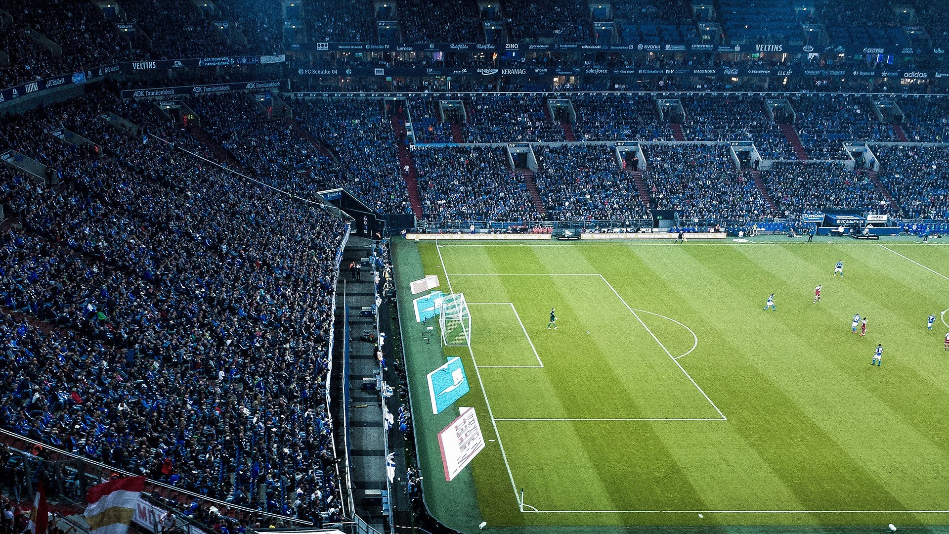 赛道与球场,哈弗茨连续得分拉开差距的F1揭幕战之夜