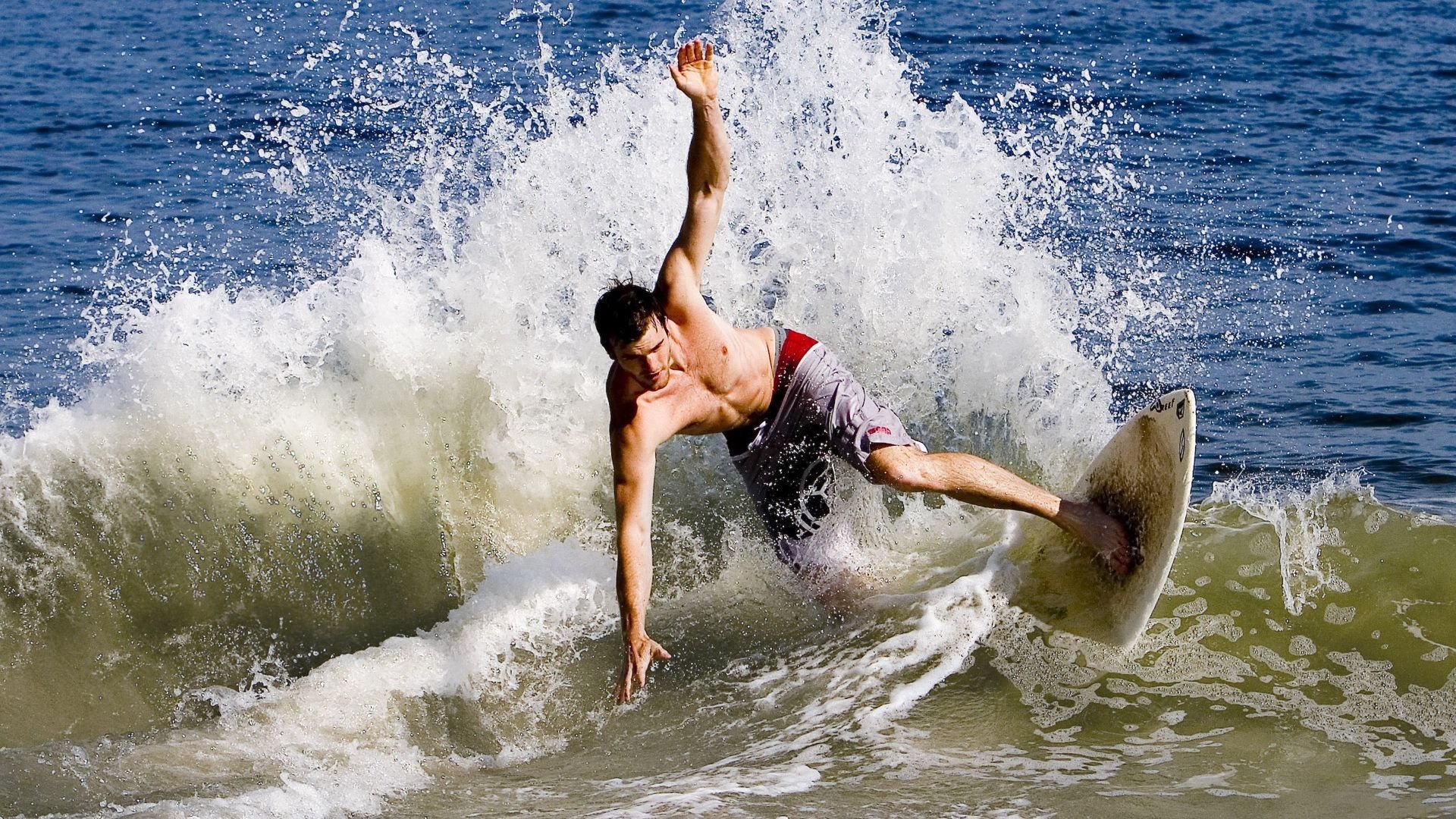 丹麦队碾压日本队，黄鸭组合惊艳四座，一场技术与默契的完美风暴
